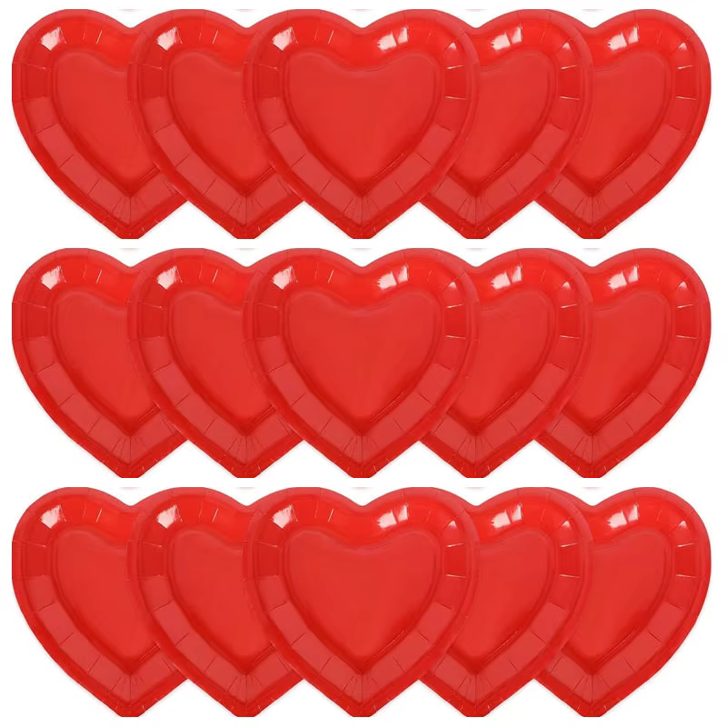 Assiette en papier d'amour pour la saint-valentin