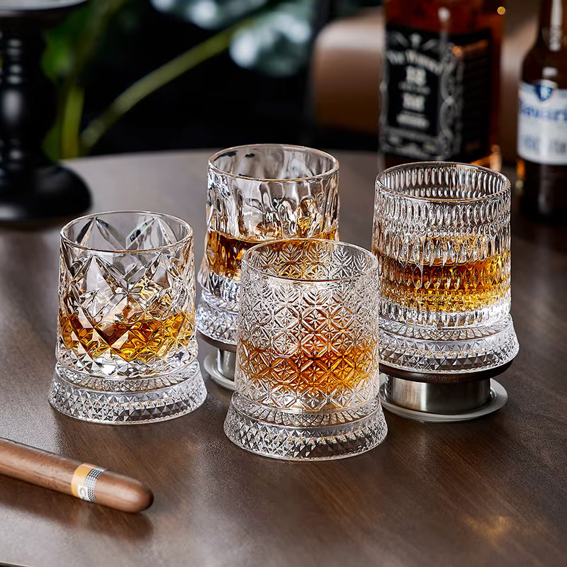 1 verre à whisky transparent