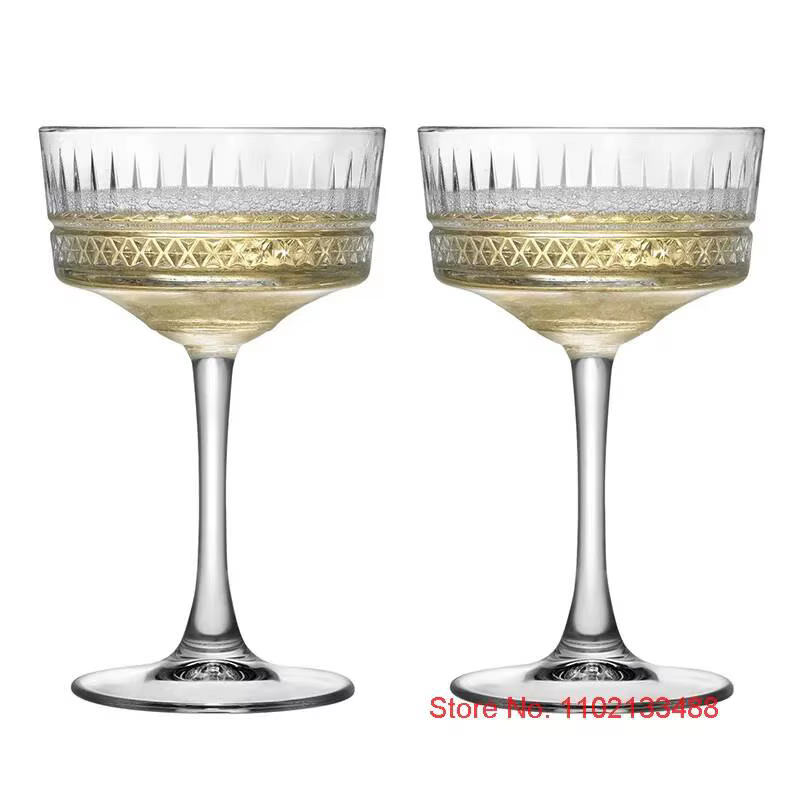 Verres à Martini sculptés