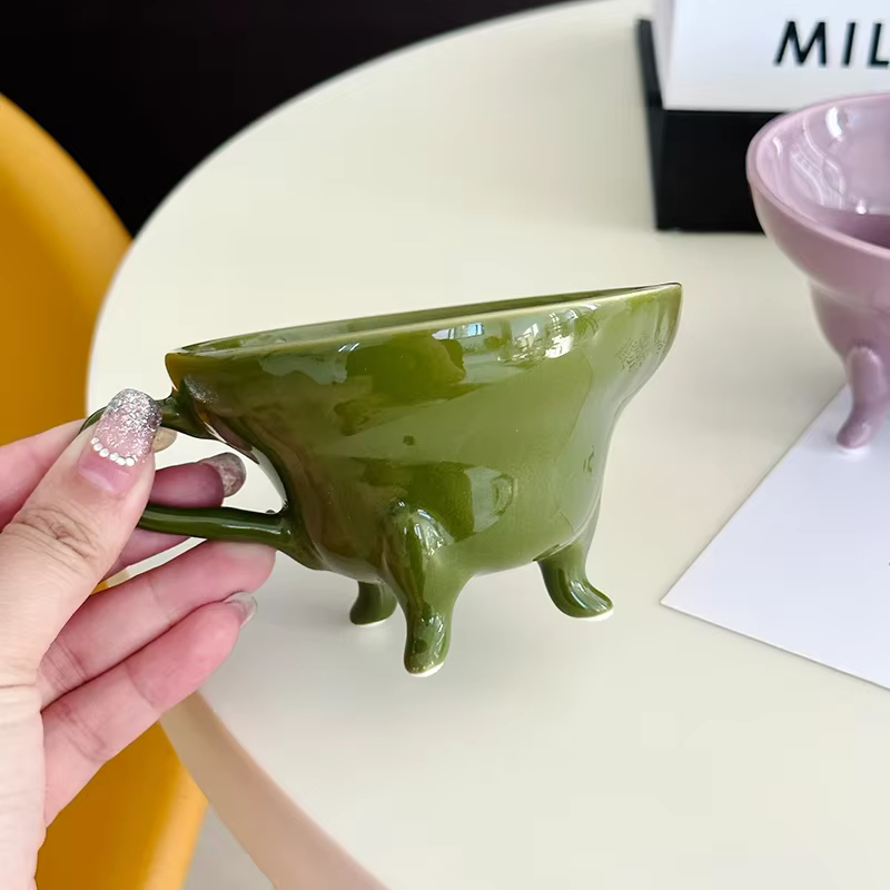 Tasse à café Tripodia en céramique exquise