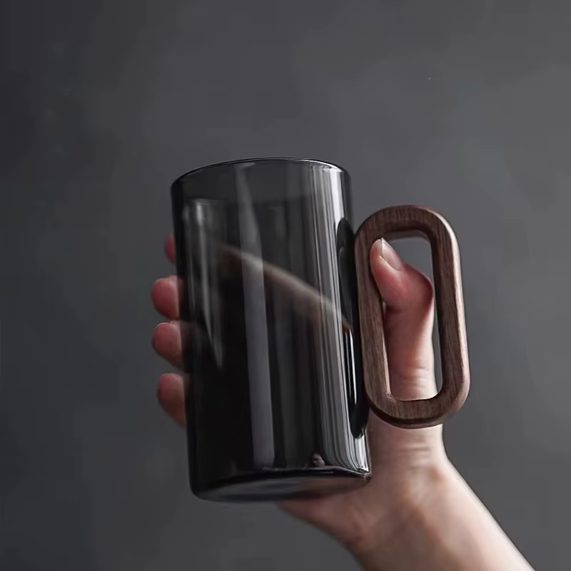 Tasses à thé en verre borosilicate haute résistance à couche unique avec poignée en bois gris fumé