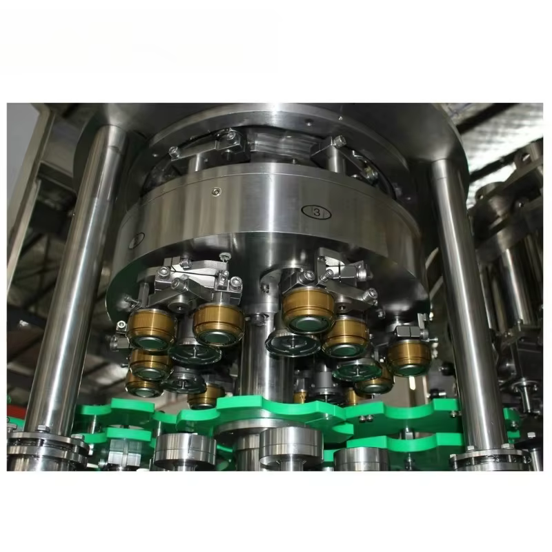 Ligne de production de machines de remplissage automatiques de canettes de boissons personnalisées pour usine