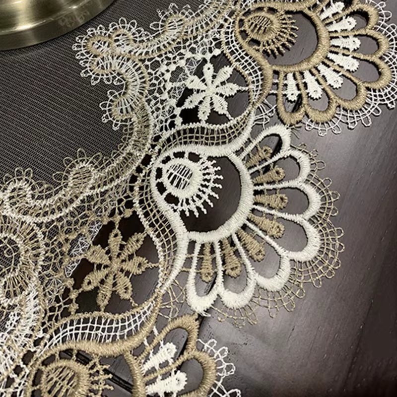 Chemin de Table rétro en dentelle