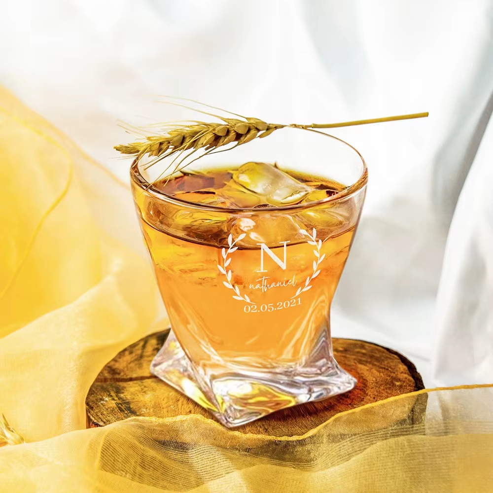 Verre à whisky personnalisé avec logo et texte