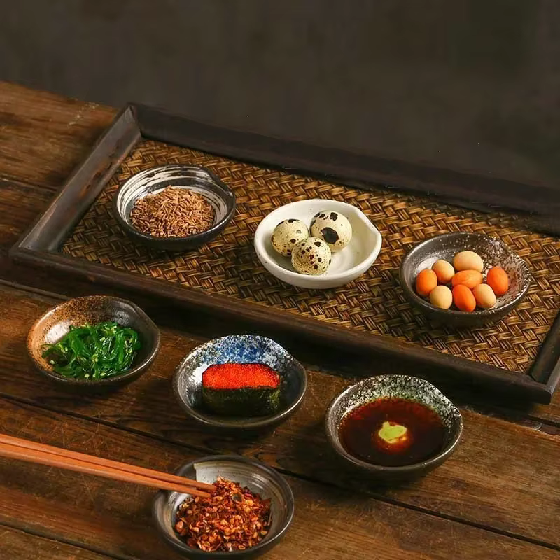 Plat d'assaisonnement japonais créatif en céramique
