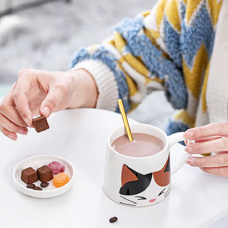 Tasse en céramique mignonne en forme de chat