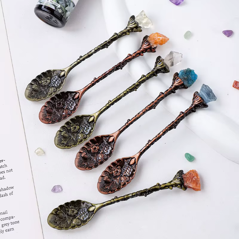 Cuillère en cristal naturel brut pour glace