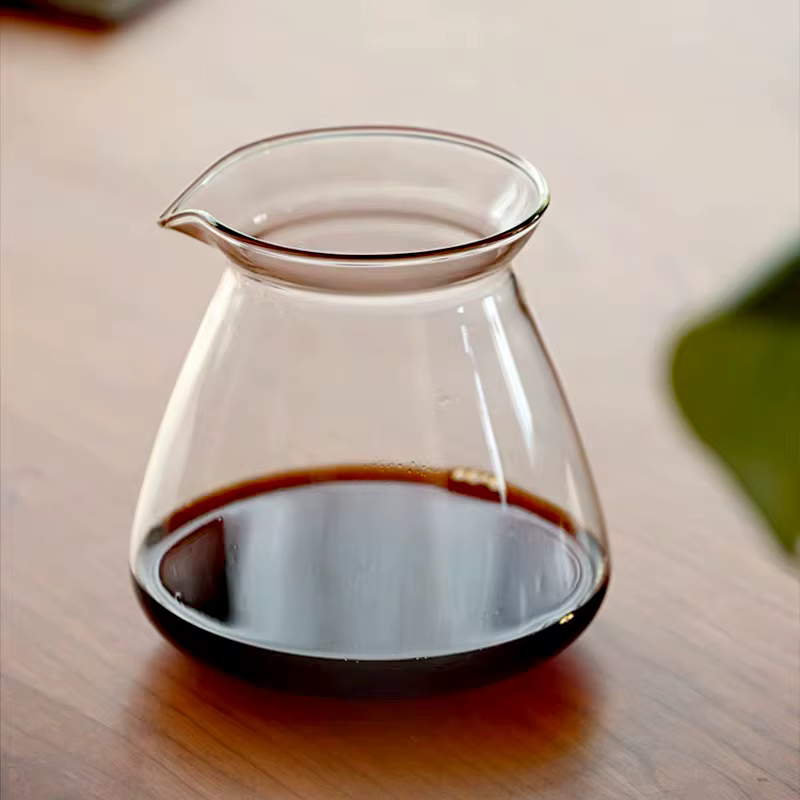 Cafetière en verre infusée à la main