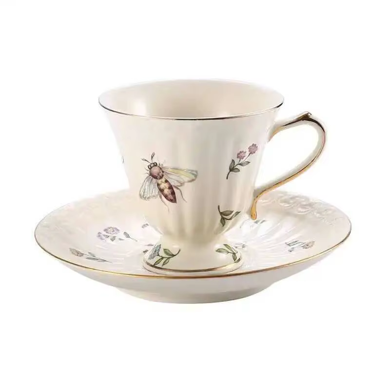 Ensemble tasse à café et plat en céramique