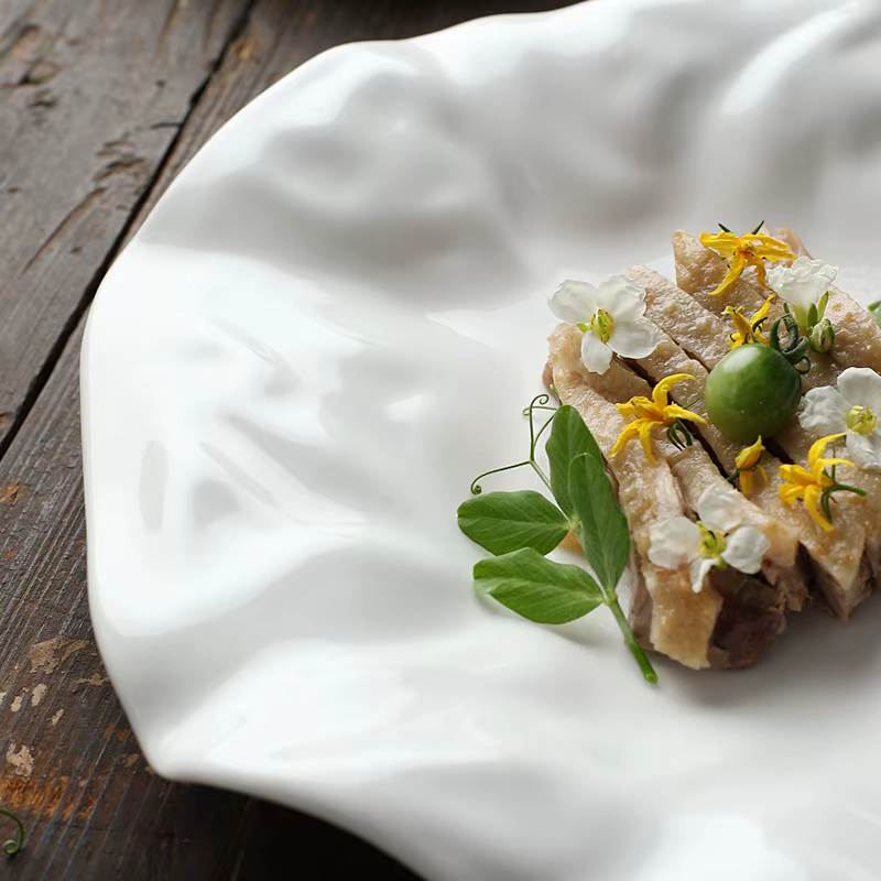 Assiette Occidentale en Céramique Blanche Irrégulière