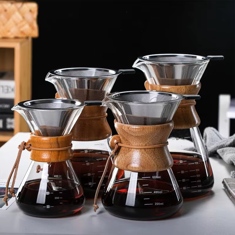 Cafetière à verser manuelle avec manchon en bois
