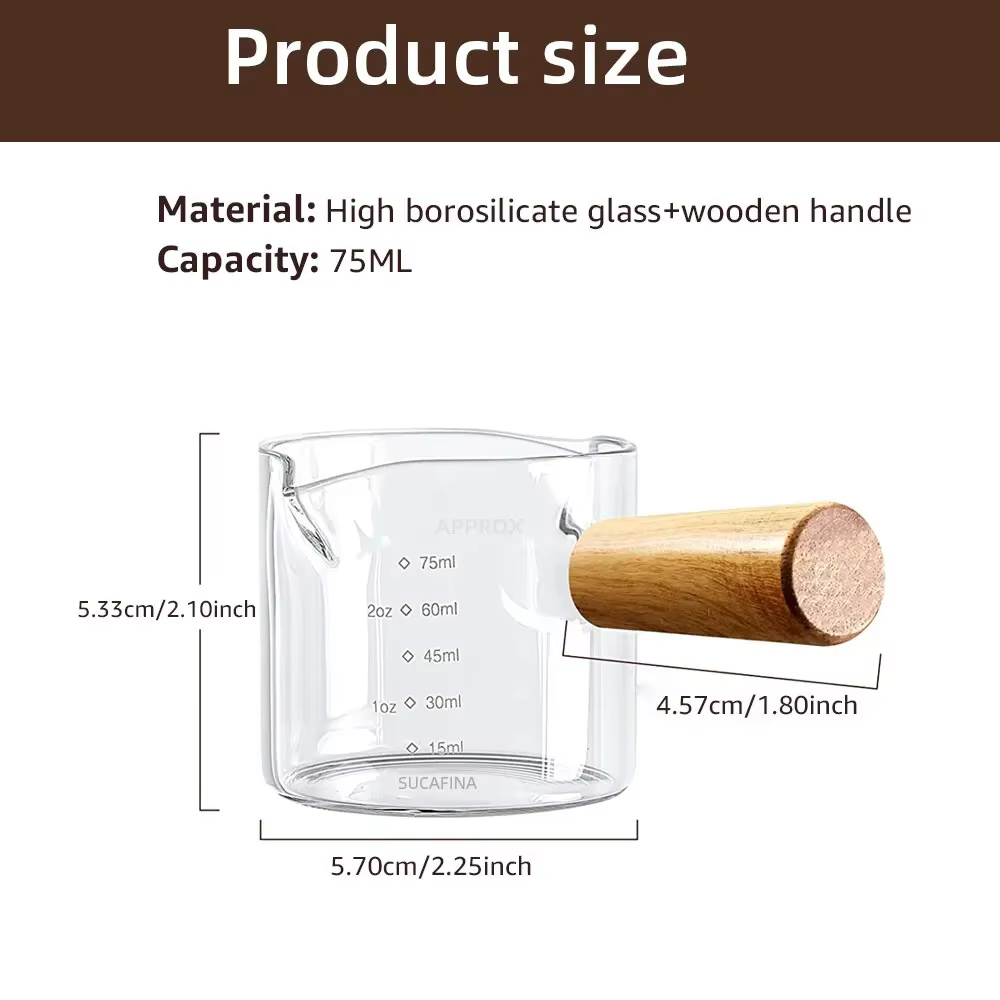 Tasse à mesurer en verre avec manche en bois