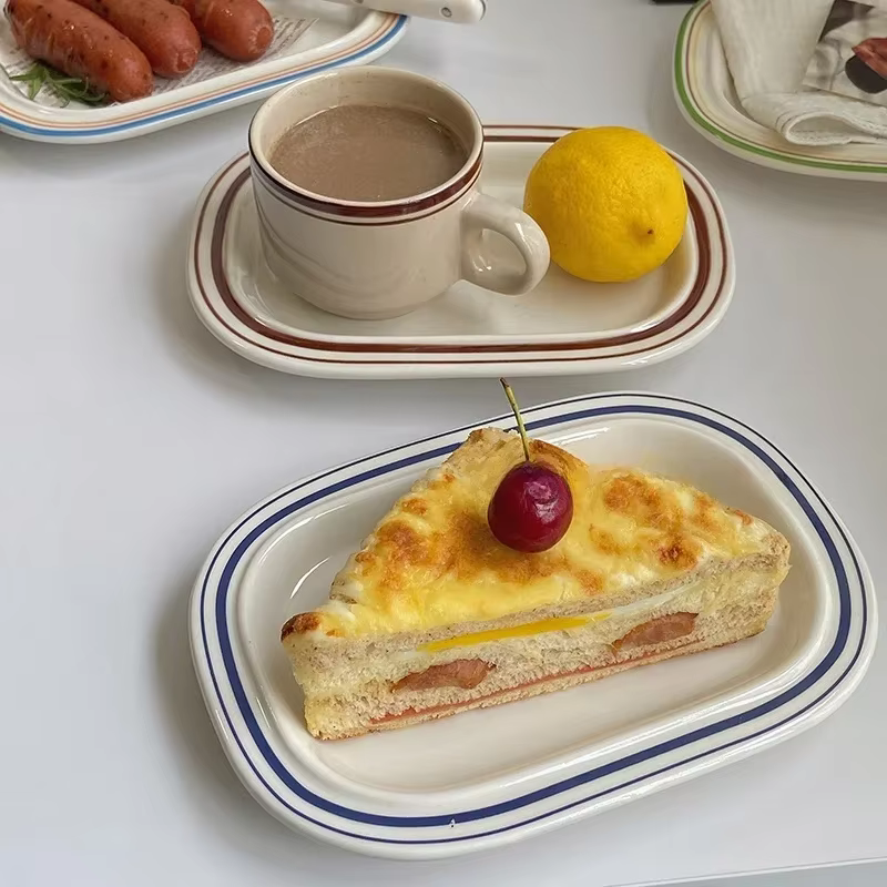 Assiette en céramique linéaire de style coréen pour dim sum