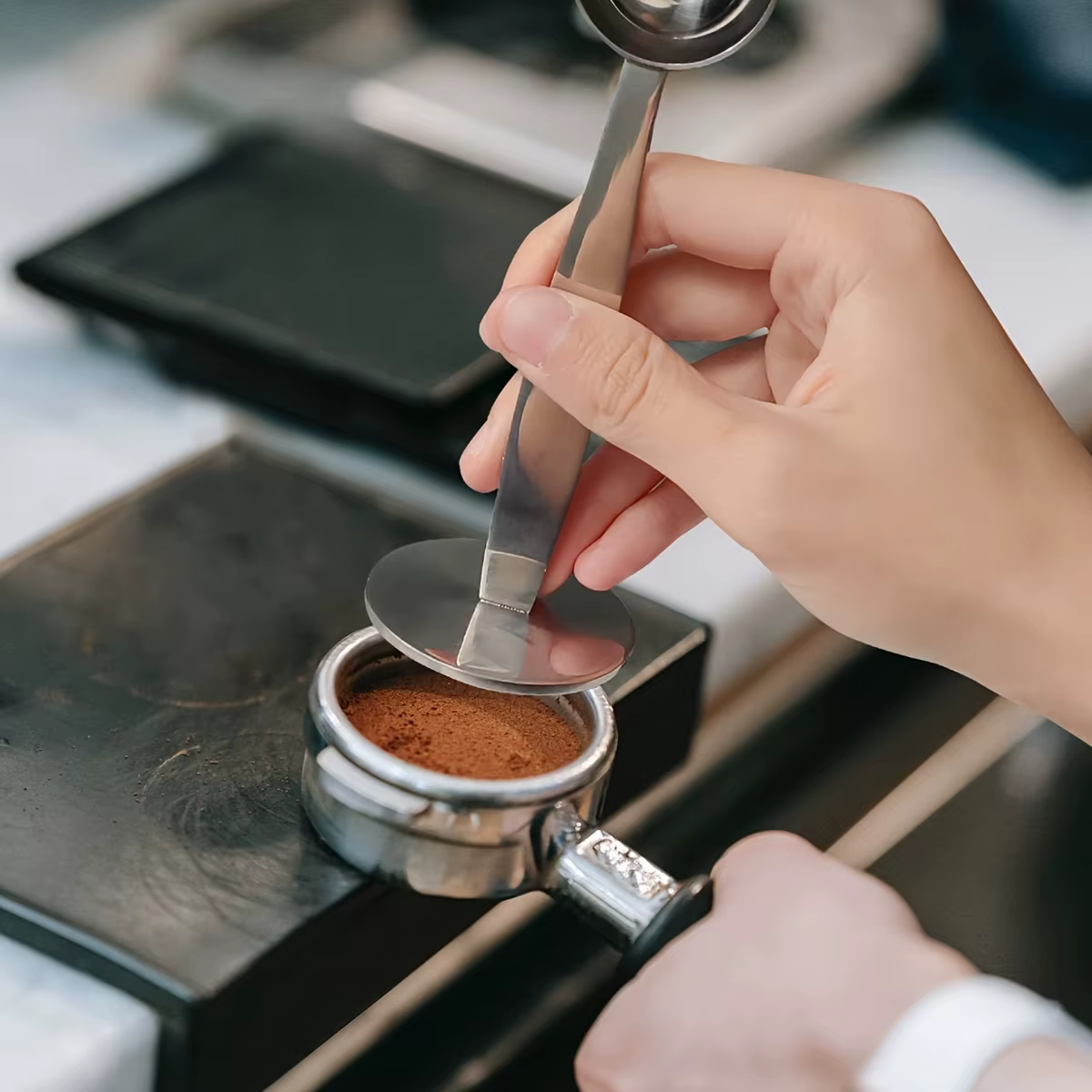 Cuillère à café 2 en 1 avec brosse