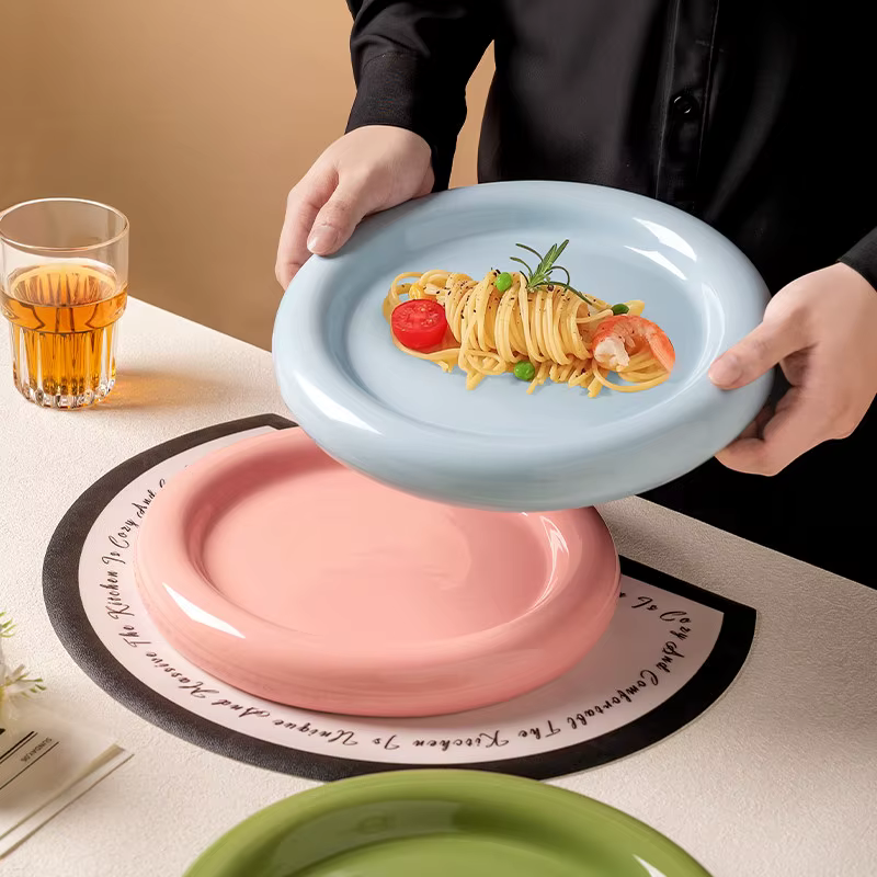 Assiette Ronde en Céramique Crème à Bord Épais pour Donuts