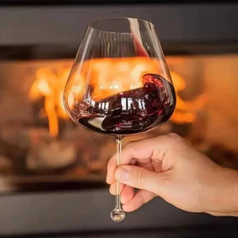 Verre à vin rouge anti-gravité en cristal fait main