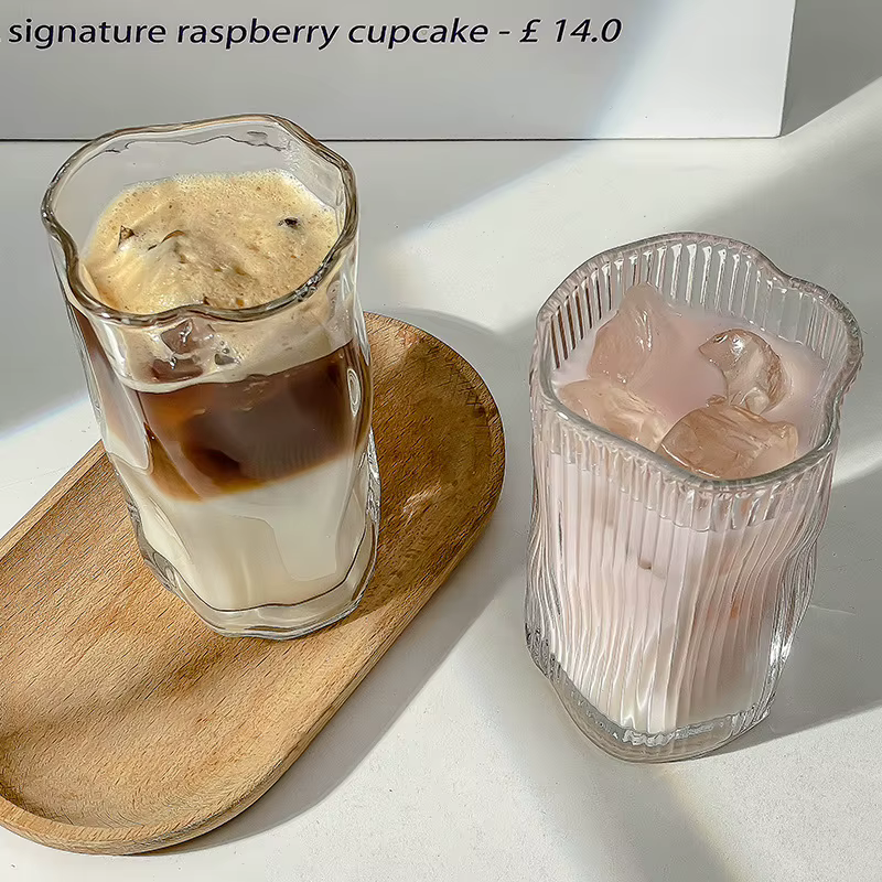 Tasse à jus en verre irrégulière pour usage domestique