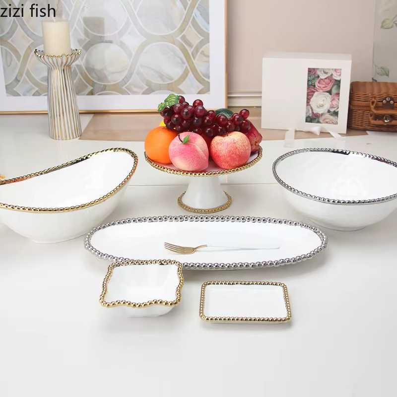 Assiette de table en céramique à pois nacrés
