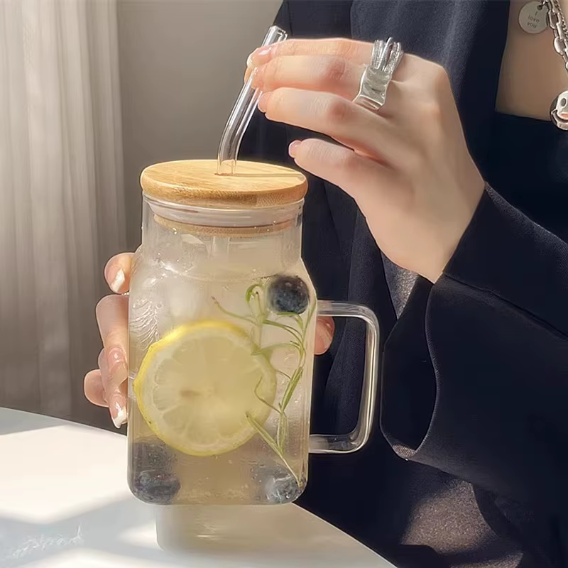 Tasse en verre portable avec couvercle en bambou pour fille