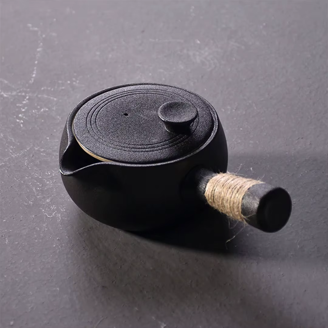 Théière à poignée latérale en poterie brute de Style japonais