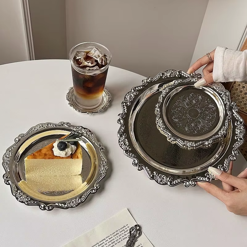 Assiettes plaquées argent de luxe rétro