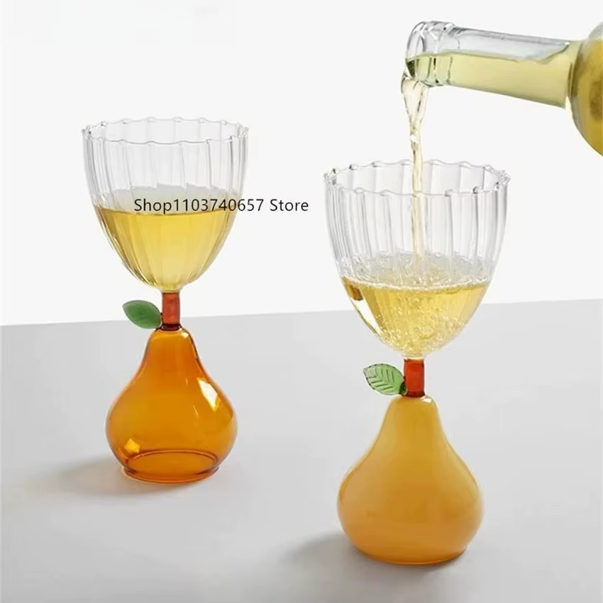 Verre à vin rouge en forme de fruit