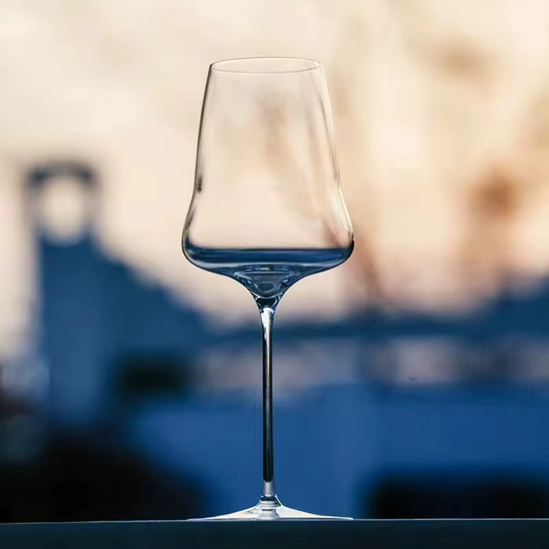 Verre à vin blanc en cristal clair extrême fin fait à la main