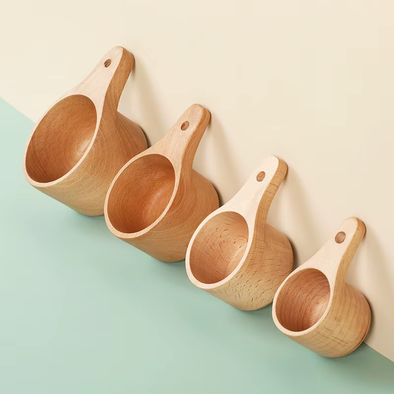 Cuillère de cuisson en hêtre