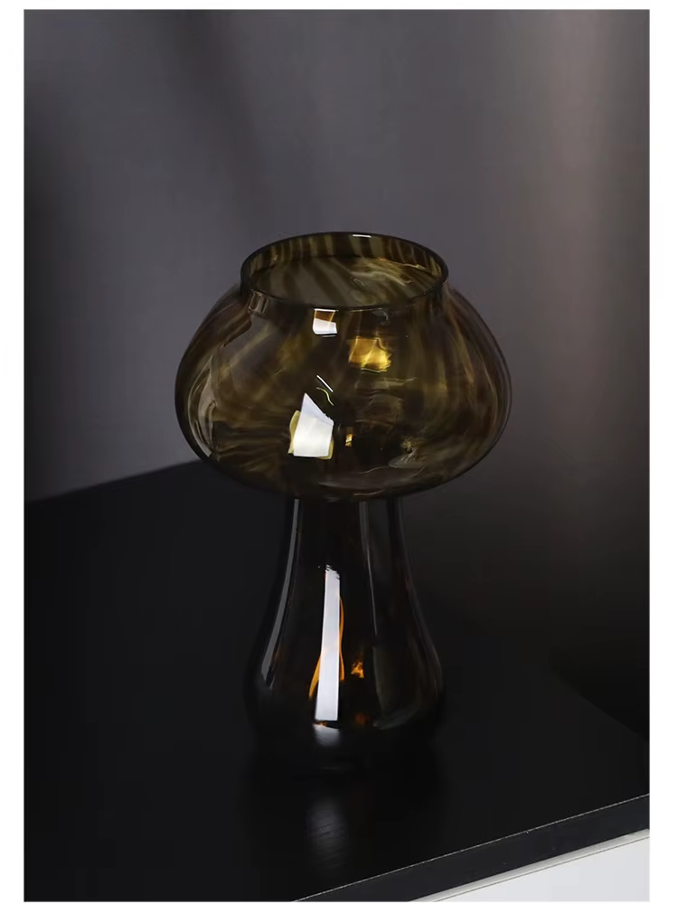 Gobelet en verre en forme de champignon léopard ambré mignon