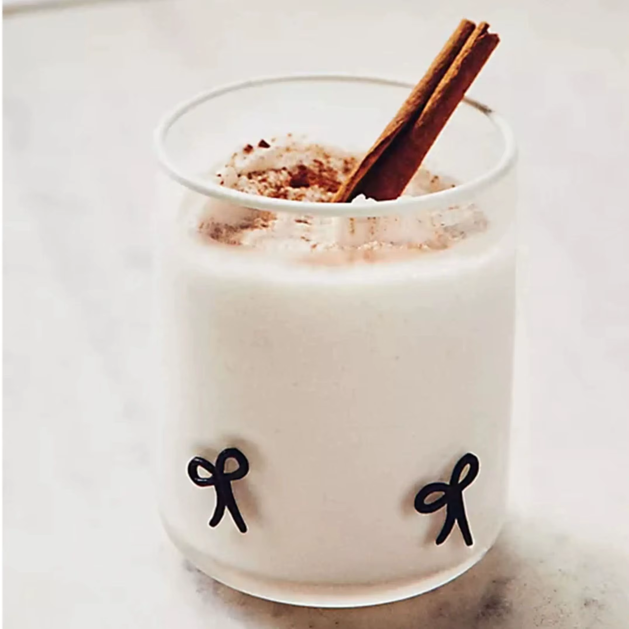 Tasse en verre avec nœud en Relief