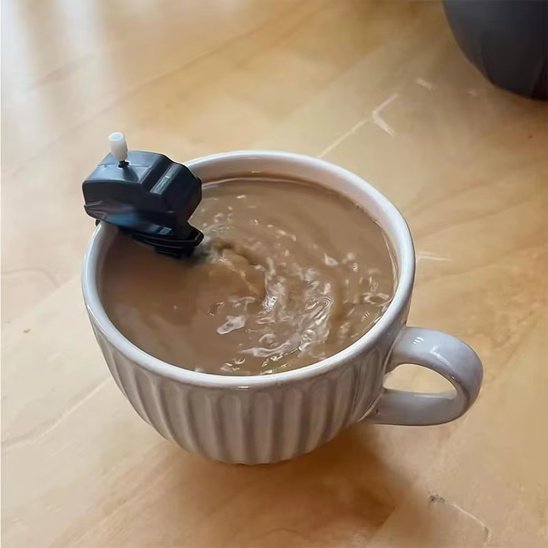Agitateur de café à moteur de bateau