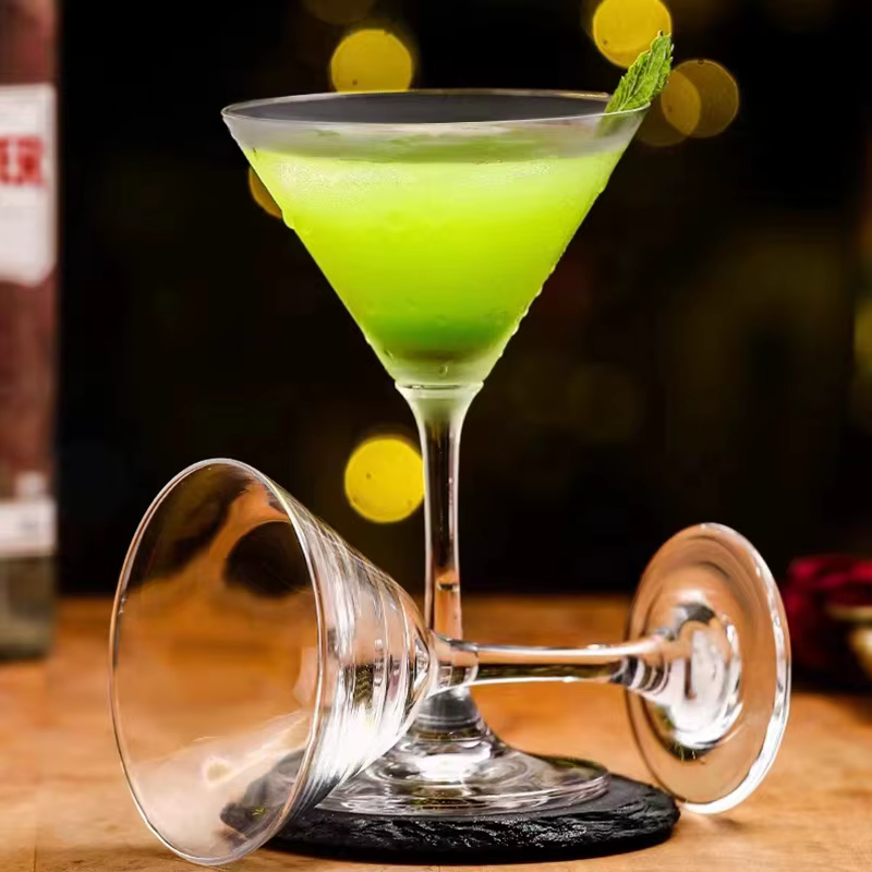 Verre à cocktail en forme de triangle Martini Mixeurs classiques pour bar