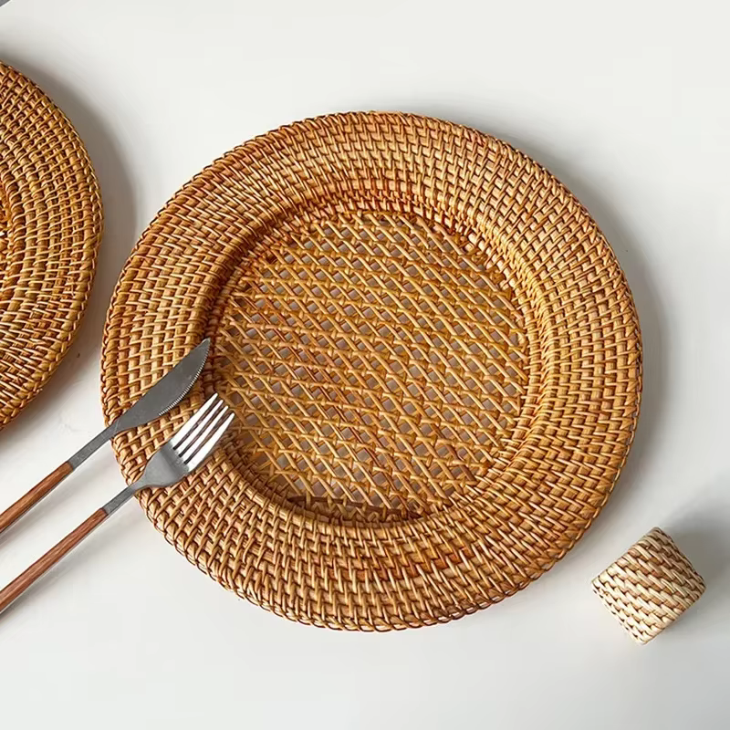Assiette en rotin naturel faite à la main de 13 pouces