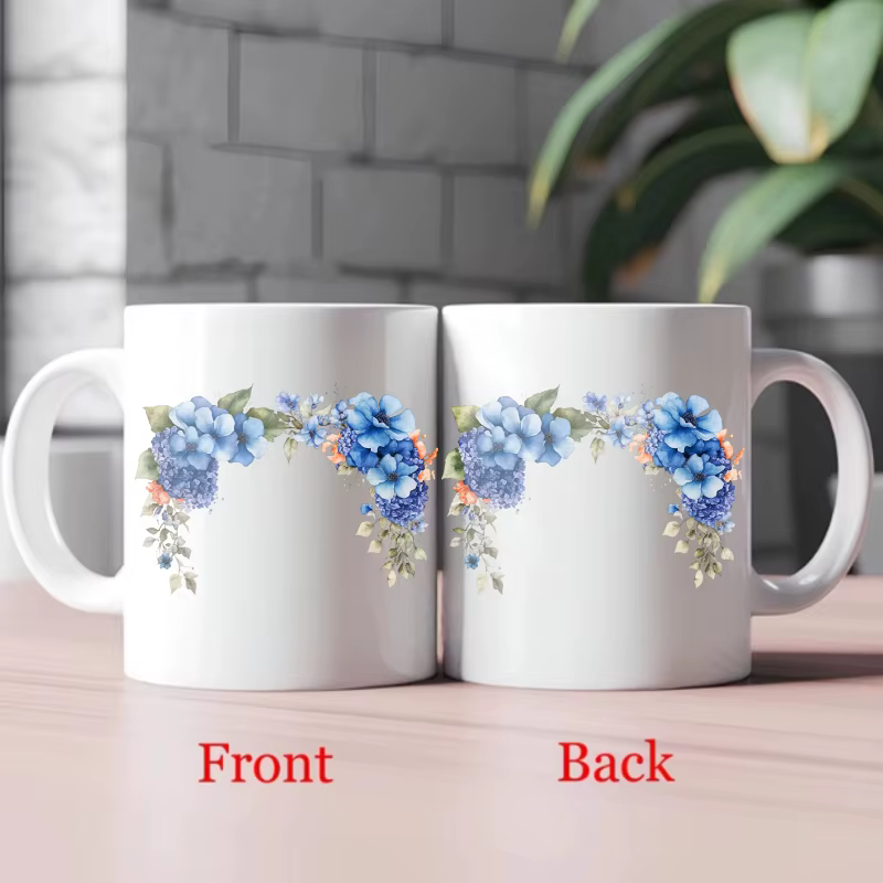 Tasse à café au design floral avec fleurs blanches
