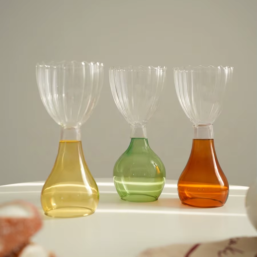 Verre à vin rouge en forme de fruit