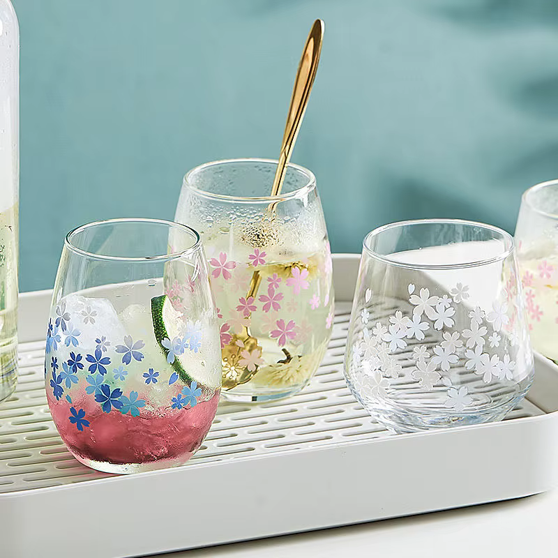 Tasse en verre Sakura sans fleur pour changement de document
