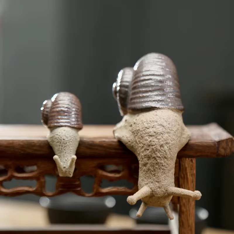 Petit escargot en céramique T