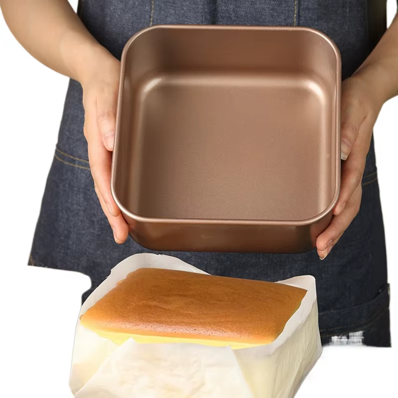 Moule à gâteau carré moelleux pour la famille