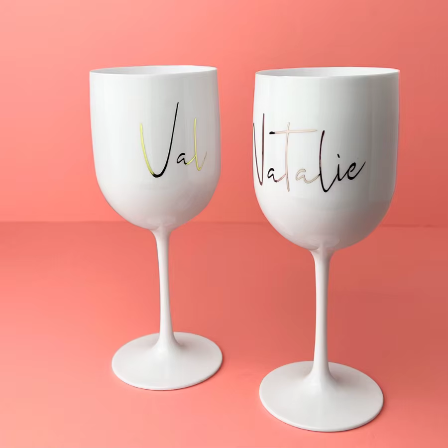 Verres de mariage en plastique personnalisés