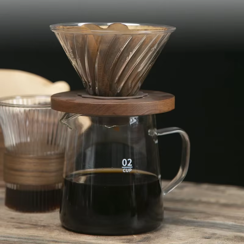 Serveur de café en verre avec échelle à points