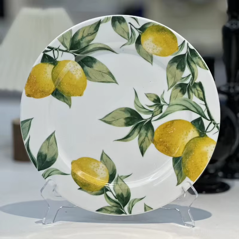 Assiette en porcelaine à motif citron