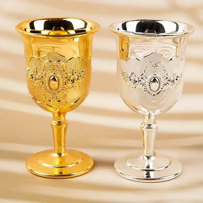 Verres à vin en métal de style européen vintage