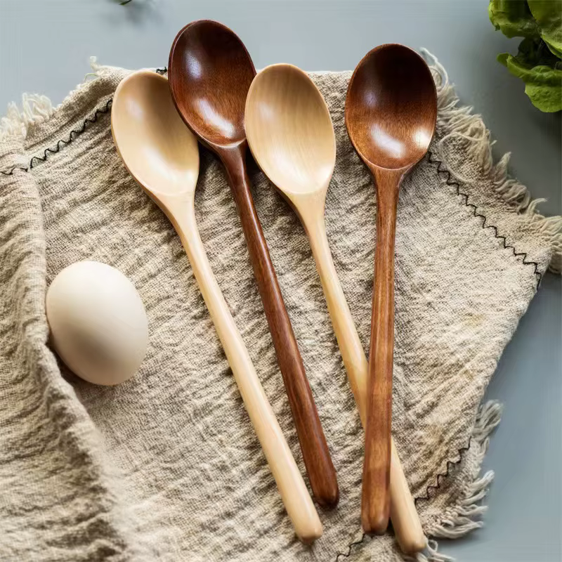 Cuillère à thé en bois