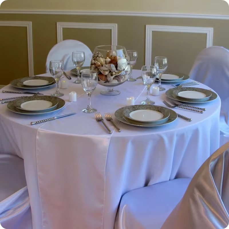 Chemin de Table en Satin Bordeaux pour Tables à Manger Rondes