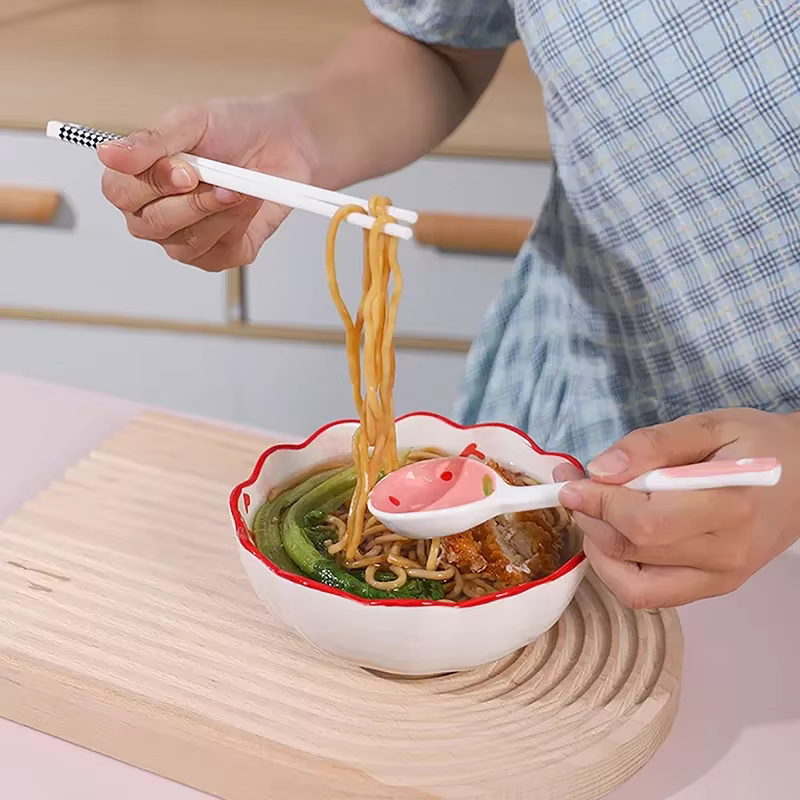 Cuillère à soupe en céramique fraise Kawaii
