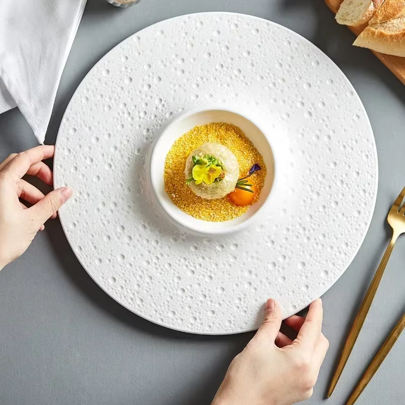 Assiette alimentaire occidentale créative blanche
