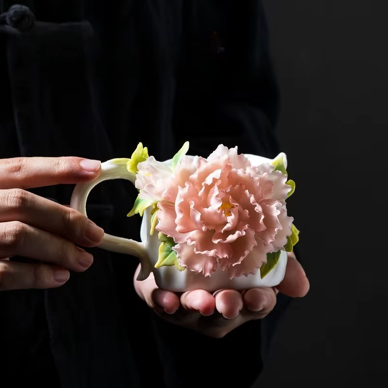 Tasse à café ou à thé en céramique de style chinois avec motif de pivoine
