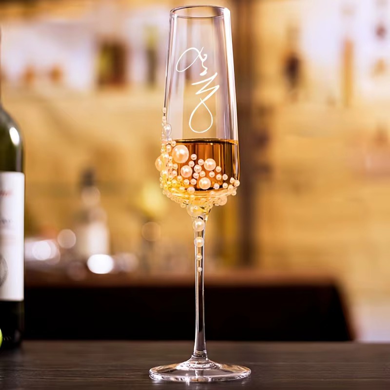 Verres à Champagne élégants en cristal perlé