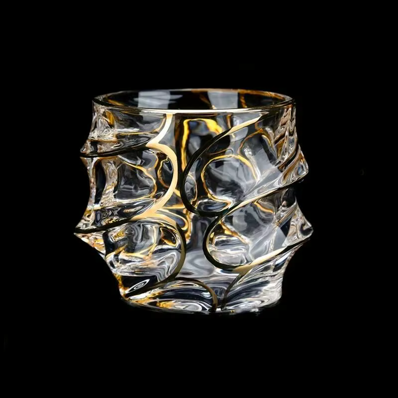 Verre à whisky de luxe avec ligne dorée