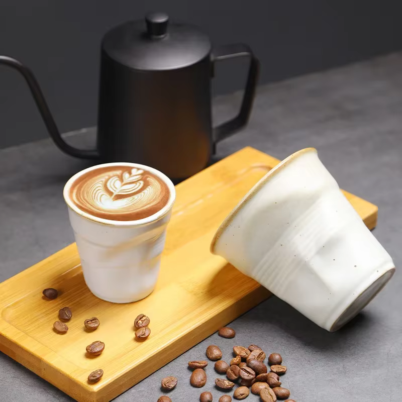 Tasse à café plissée créative en grès